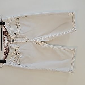 Tommy Hilfiger cream bermuda shorts size 0 or maybe a 2. Excellent condition